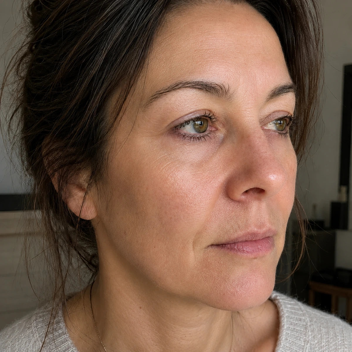 Visage après l’utilisation du Protocole Inaltérable de Valnay avec une peau plus lisse plus ferme et lumineuse et un regard plus frais